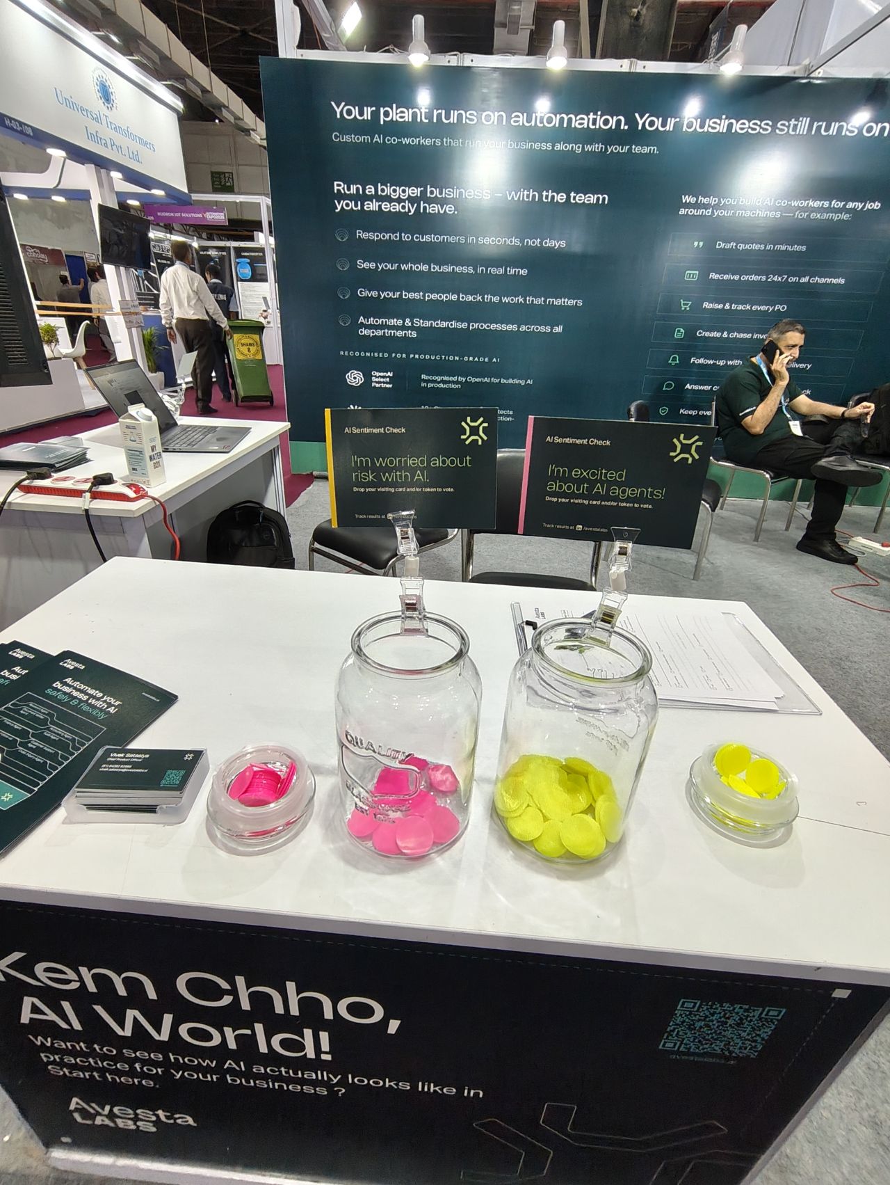 The two-jar AI sentiment experiment at the Avesta Labs booth